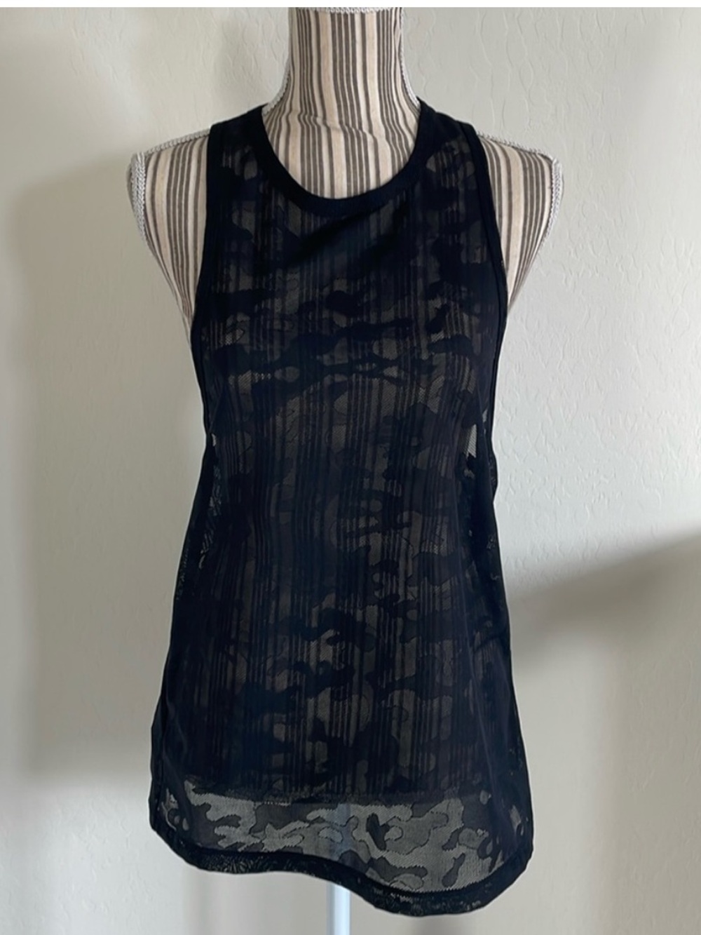 Lorna Jane commando workout top M